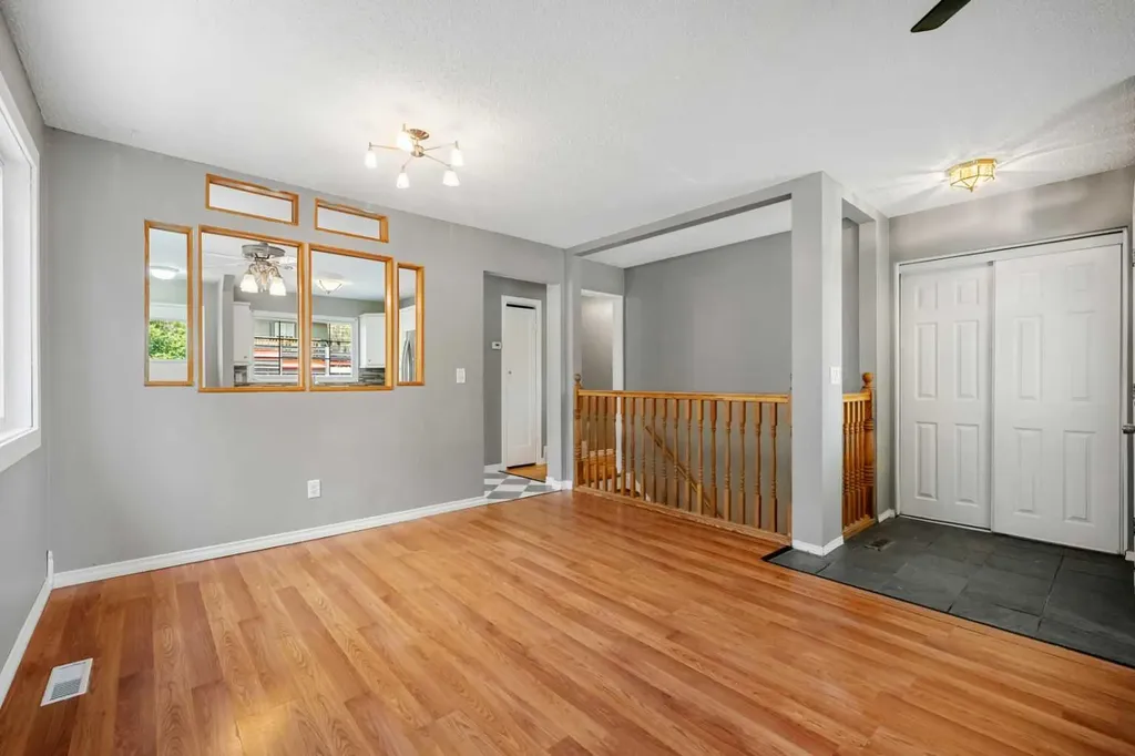 125 Carr Place Okotoks AB T1S 1E2
