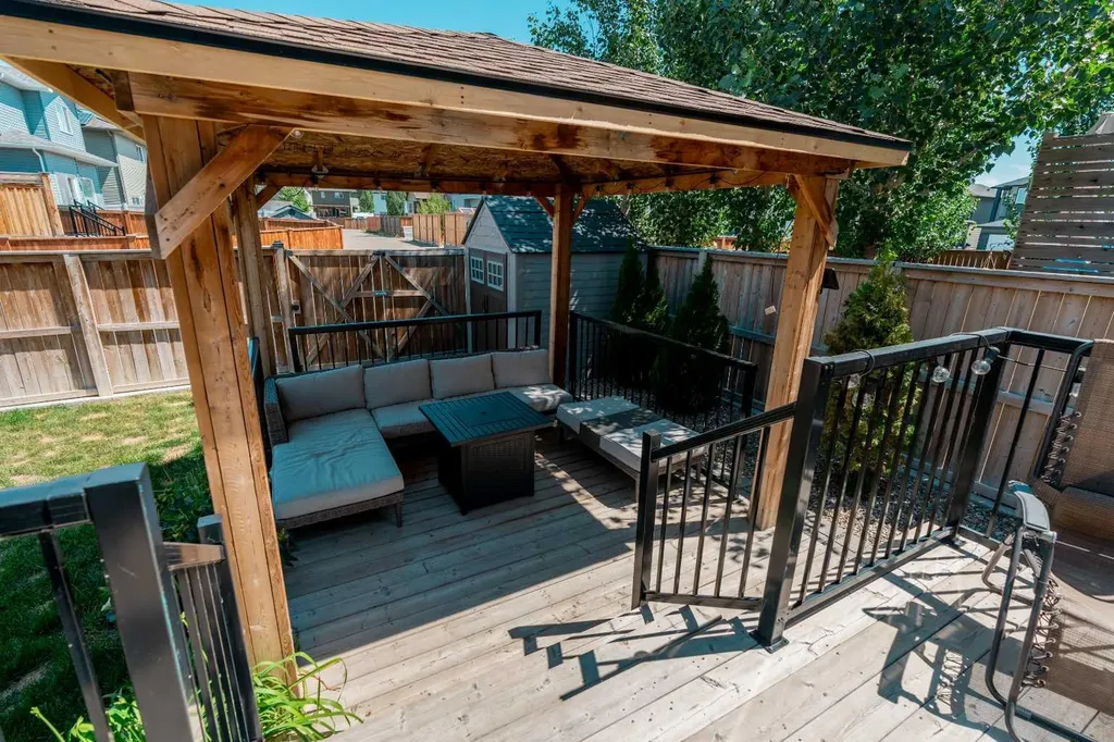 159 Pacific Landing W Lethbridge AB T1J 5N2