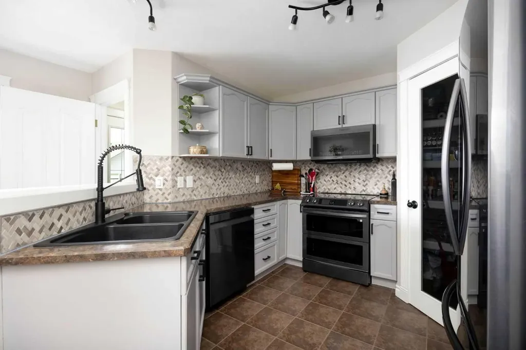 369 Diefenbaker Drive Fort Mcmurray AB T9K 2K3