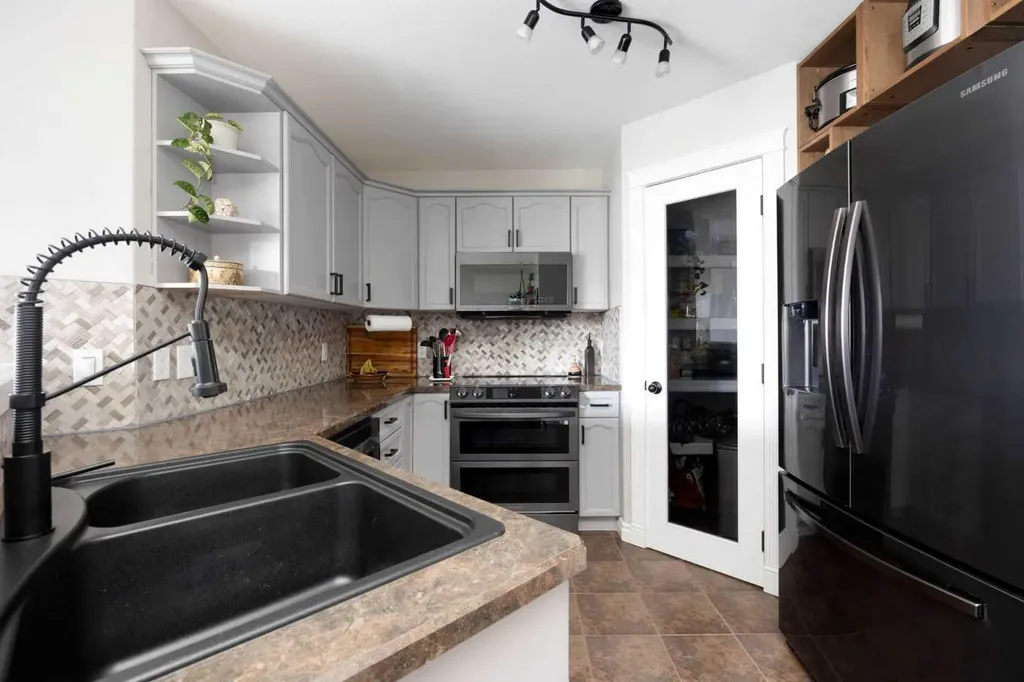 369 Diefenbaker Drive Fort Mcmurray AB T9K 2K3