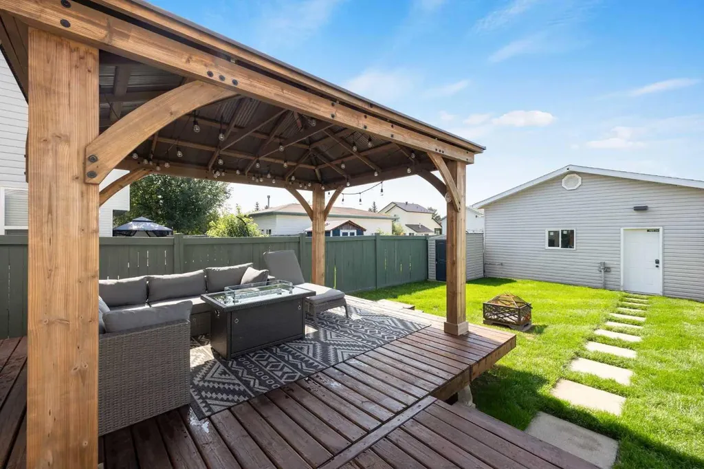 369 Diefenbaker Drive Fort Mcmurray AB T9K 2K3