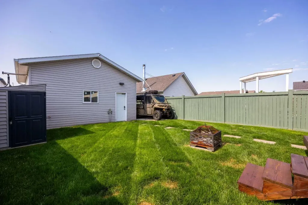 369 Diefenbaker Drive Fort Mcmurray AB T9K 2K3