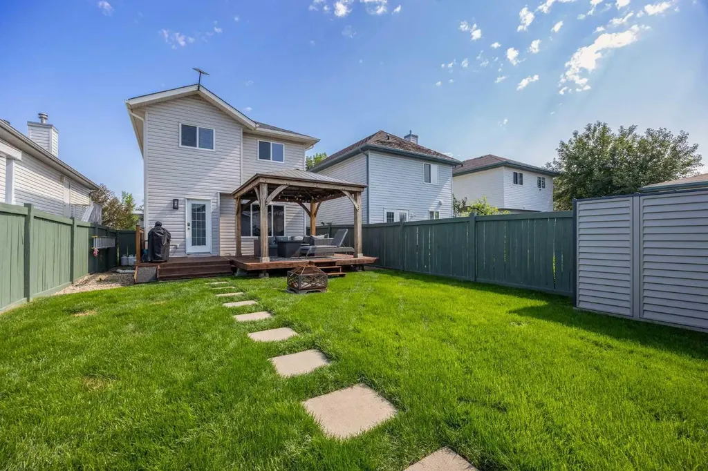 369 Diefenbaker Drive Fort Mcmurray AB T9K 2K3