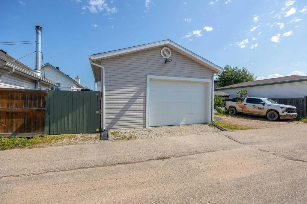 369 Diefenbaker Drive Fort Mcmurray AB T9K 2K3