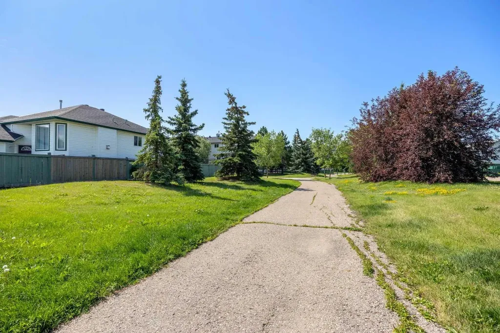 369 Diefenbaker Drive Fort Mcmurray AB T9K 2K3