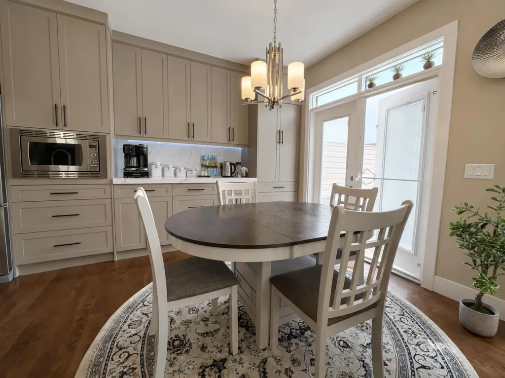5905 71 Avenue Rocky Mountain House AB T4T0A6