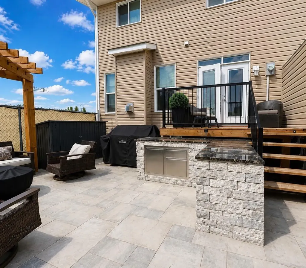 5905 71 Avenue Rocky Mountain House AB T4T0A6