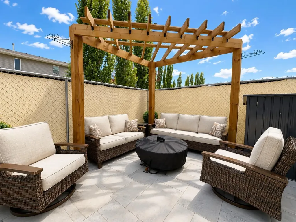 5905 71 Avenue Rocky Mountain House AB T4T0A6
