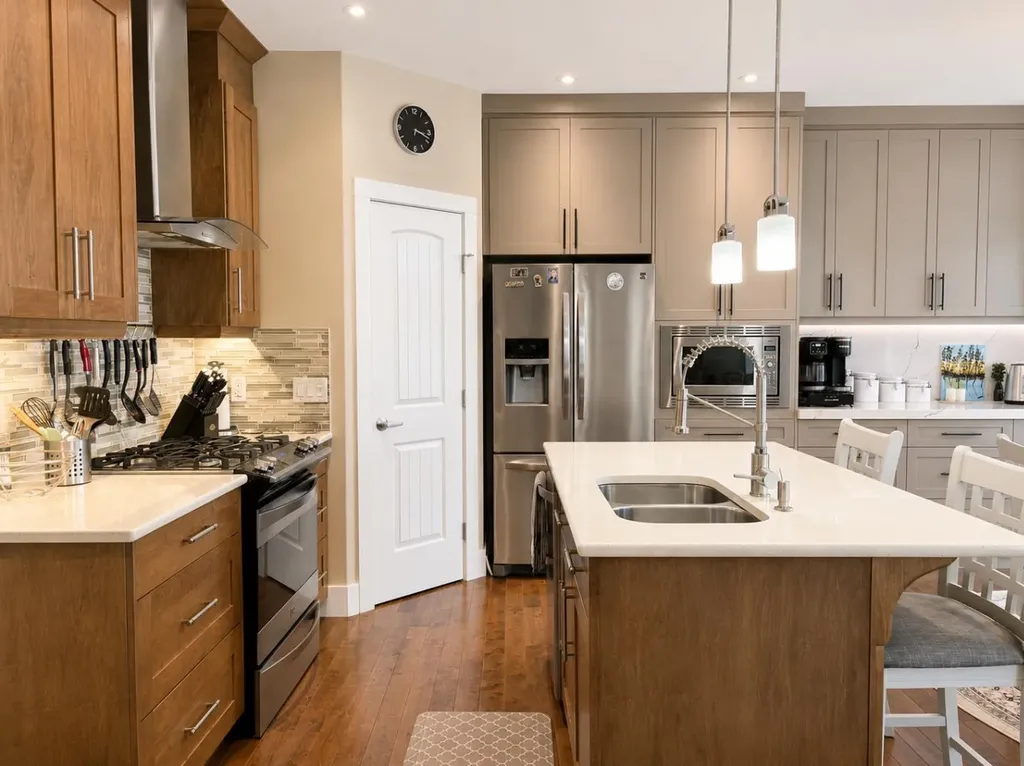 5905 71 Avenue Rocky Mountain House AB T4T0A6