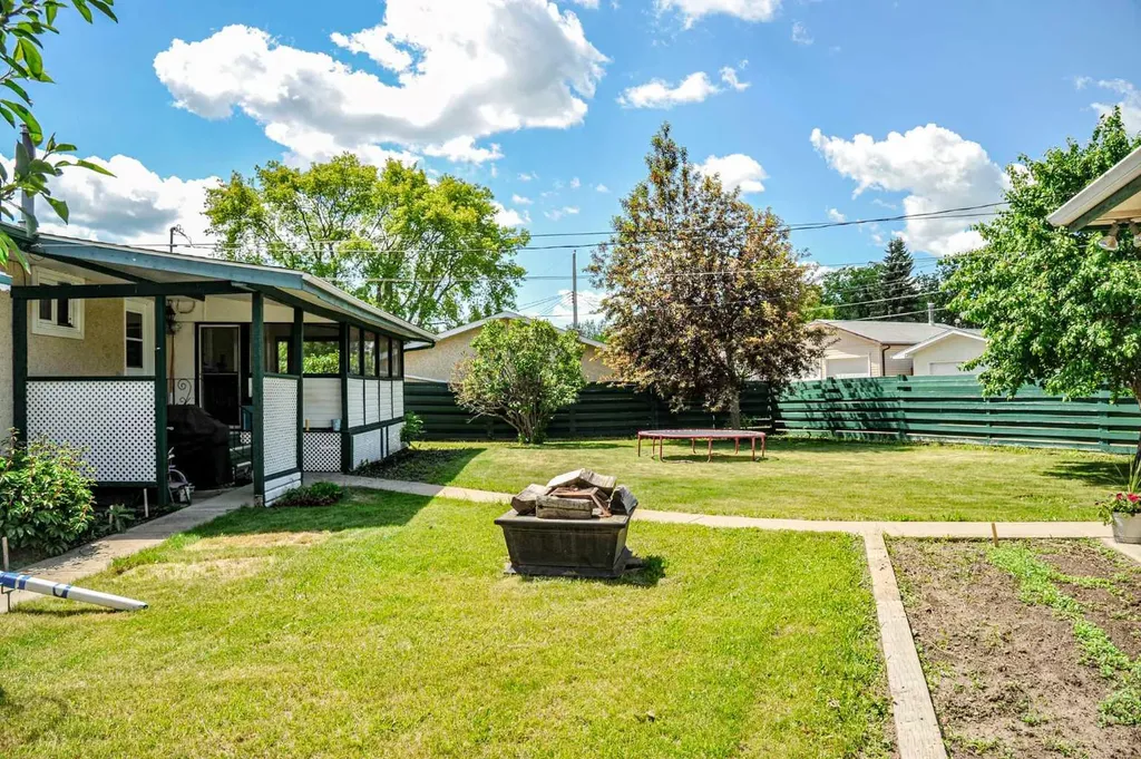 6314 44a Avenue Camrose AB T4V 0B4
