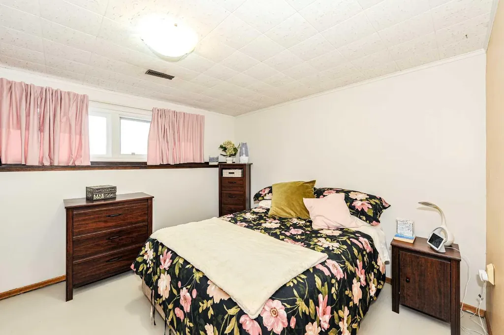 6314 44a Avenue Camrose AB T4V 0B4