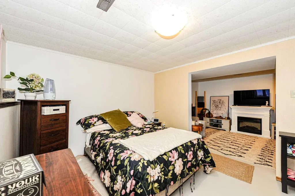 6314 44a Avenue Camrose AB T4V 0B4