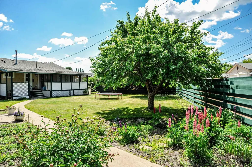 6314 44a Avenue Camrose AB T4V 0B4