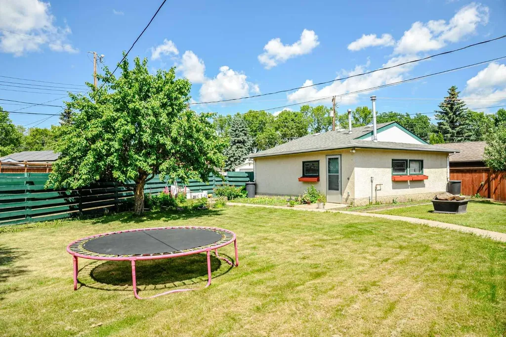 6314 44a Avenue Camrose AB T4V 0B4