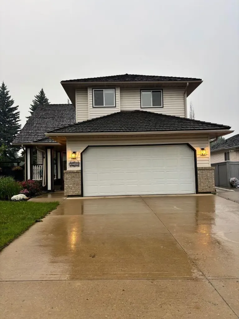 9218 50 Avenue Wedgewood AB T8W2G7