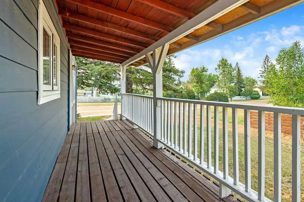 225 2 Avenue N Champion AB T0L 0R0
