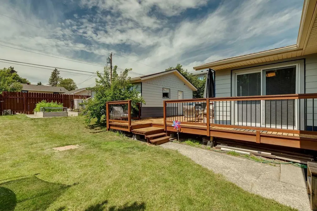 241 Allan Crescent SE Calgary AB T2J 0T3