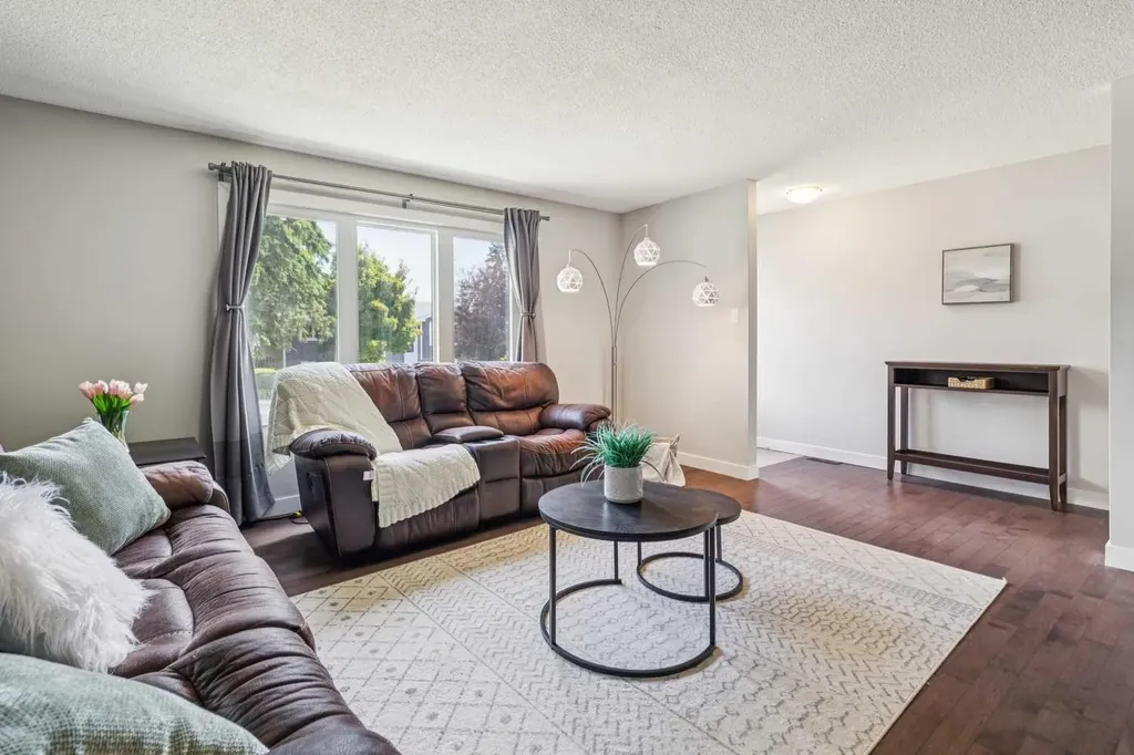 241 Allan Crescent SE Calgary AB T2J 0T3