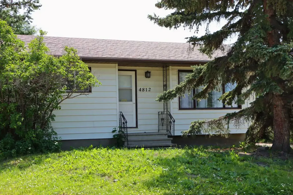 4812 53 Avenue Valleyview AB T0H 3N0