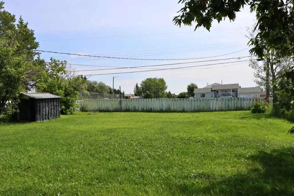 4812 53 Avenue Valleyview AB T0H 3N0