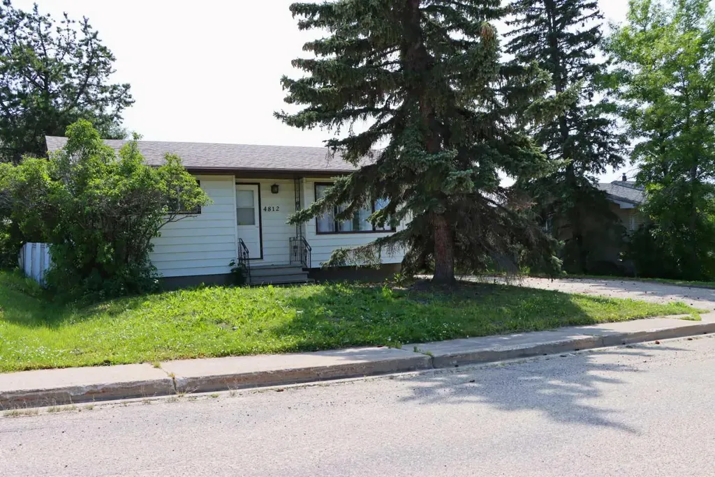 4812 53 Avenue Valleyview AB T0H 3N0