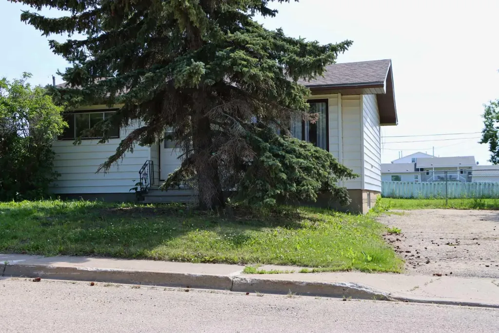 4812 53 Avenue Valleyview AB T0H 3N0
