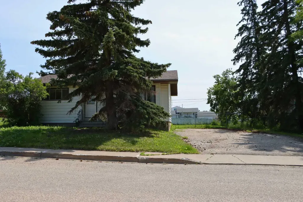 4812 53 Avenue Valleyview AB T0H 3N0