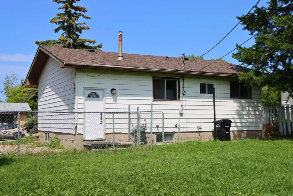 4812 53 Avenue Valleyview AB T0H 3N0