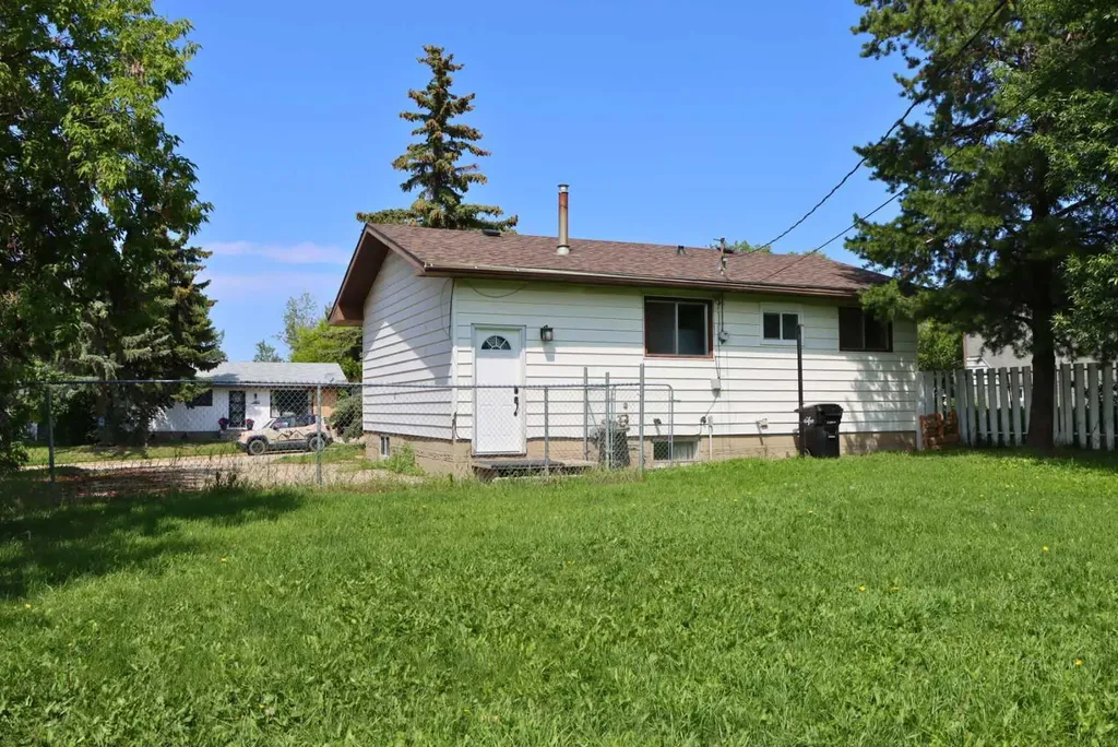 4812 53 Avenue Valleyview AB T0H 3N0