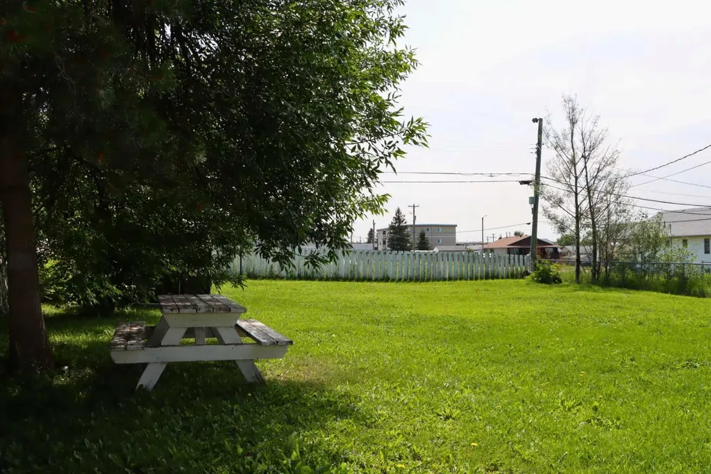 4812 53 Avenue Valleyview AB T0H 3N0