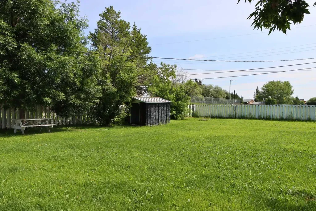 4812 53 Avenue Valleyview AB T0H 3N0