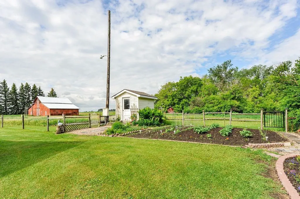 49320 Rr195 Rural Camrose County AB T0B 2M1