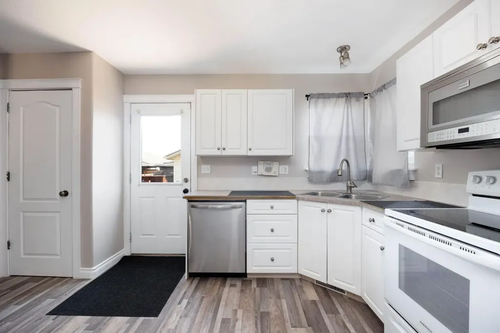 632 Athabasca Avenue Fort Mcmurray AB T9J 1H8