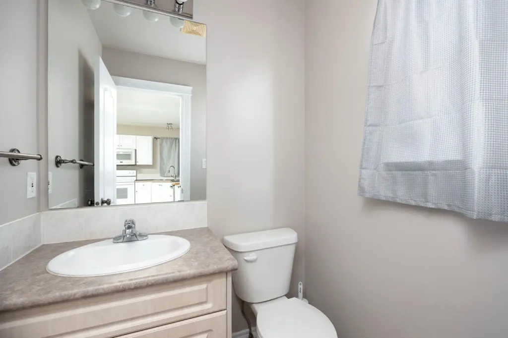 632 Athabasca Avenue Fort Mcmurray AB T9J 1H8
