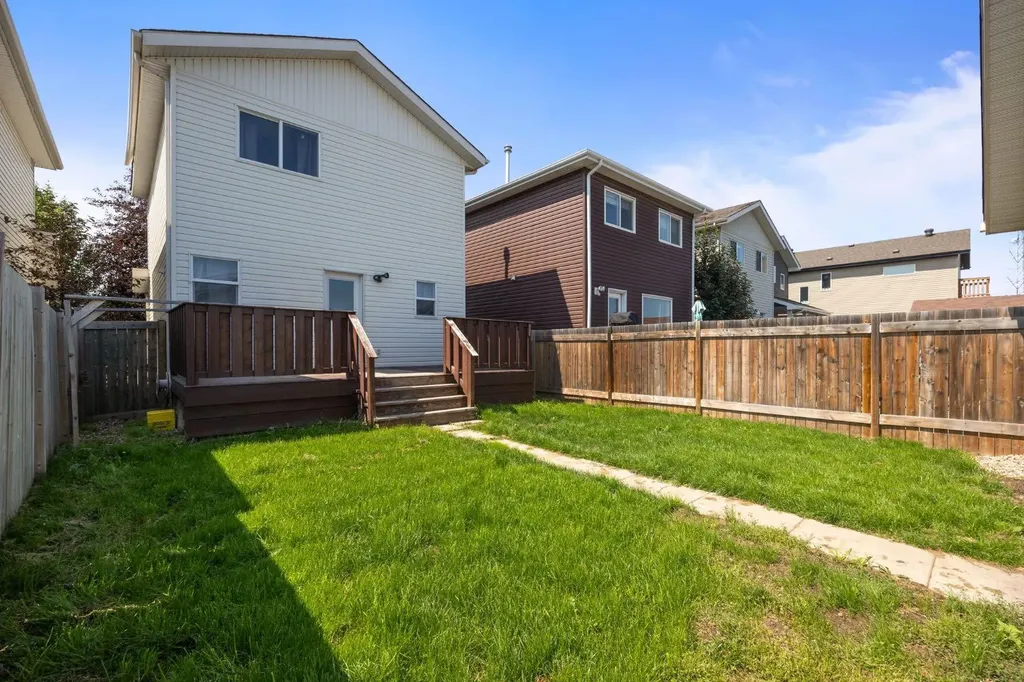 632 Athabasca Avenue Fort Mcmurray AB T9J 1H8