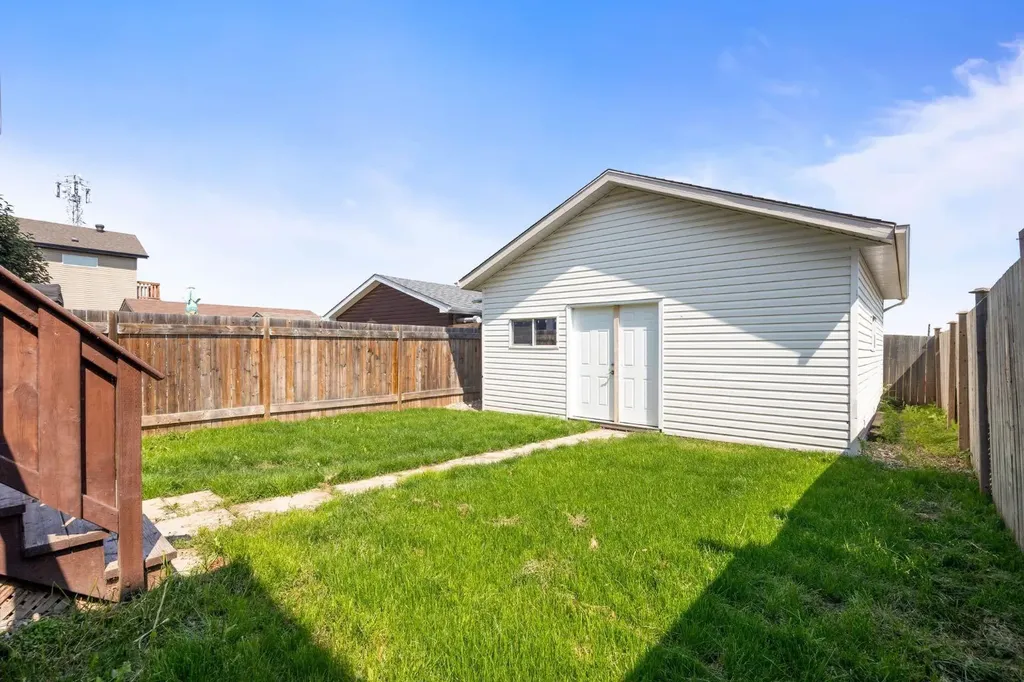 632 Athabasca Avenue Fort Mcmurray AB T9J 1H8