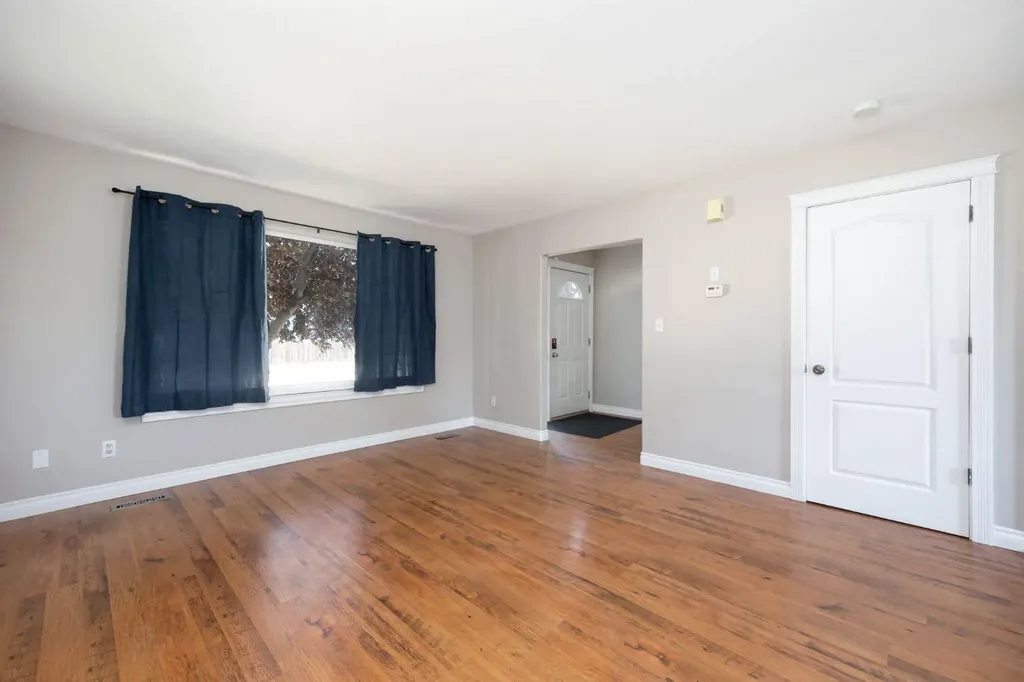 632 Athabasca Avenue Fort Mcmurray AB T9J 1H8