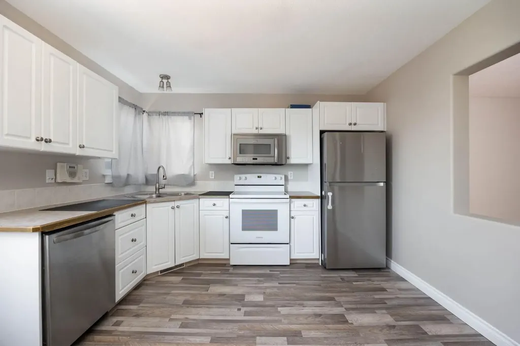632 Athabasca Avenue Fort Mcmurray AB T9J 1H8