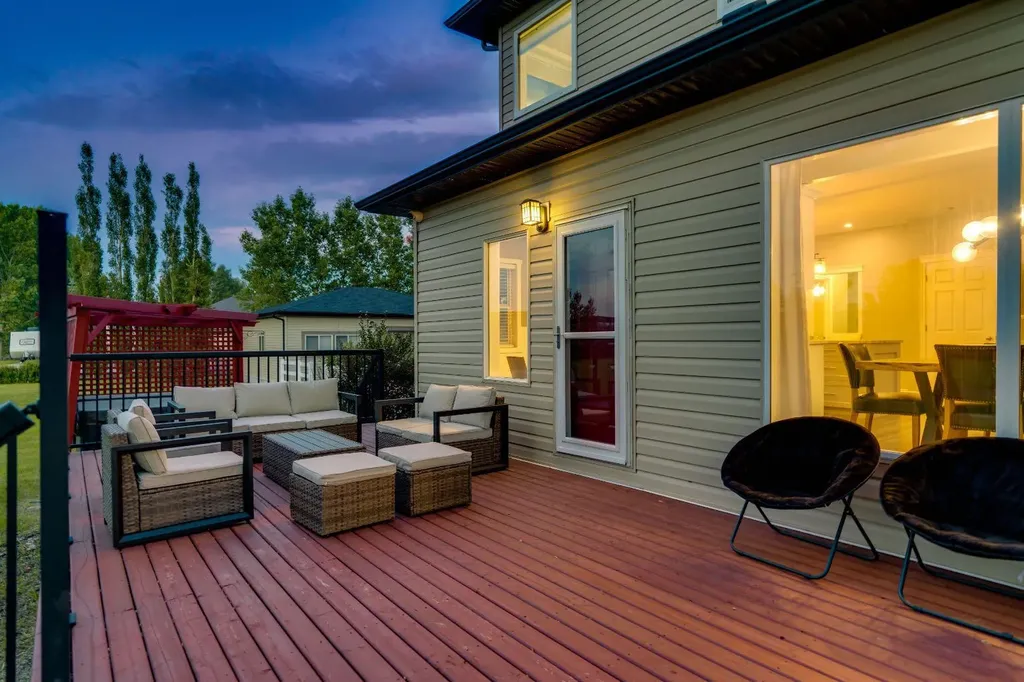 112 Pinto Lane SE Airdrie AB T4B2A4