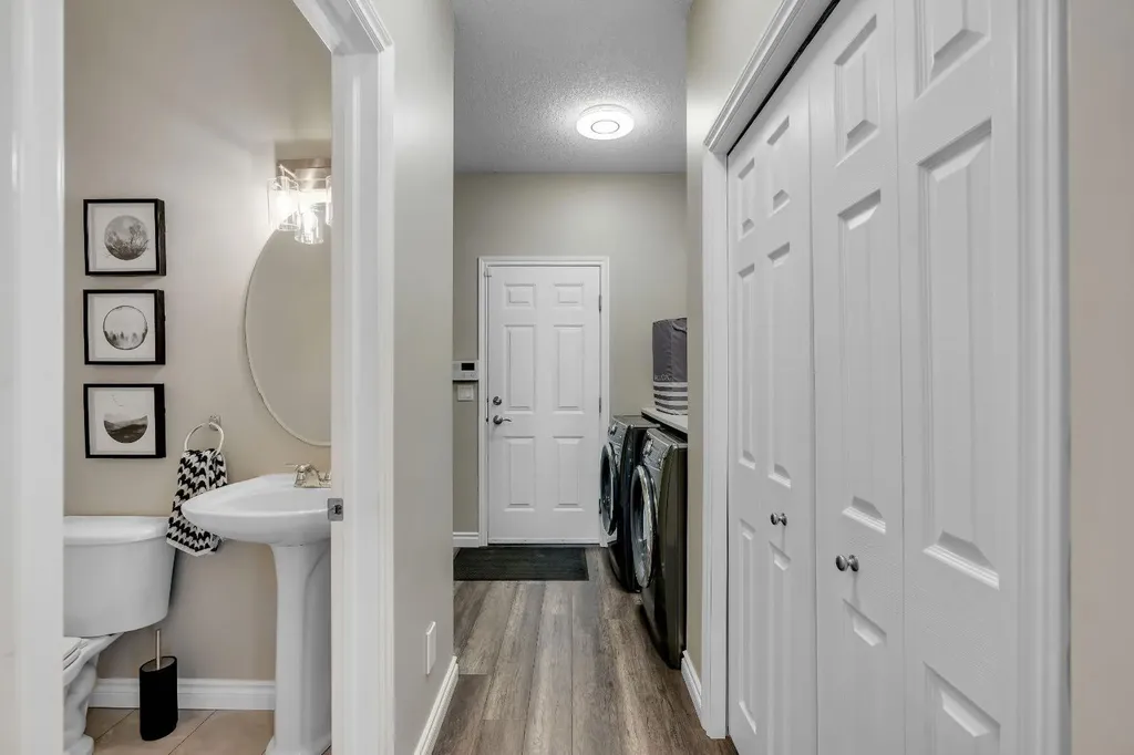 112 Pinto Lane SE Airdrie AB T4B2A4