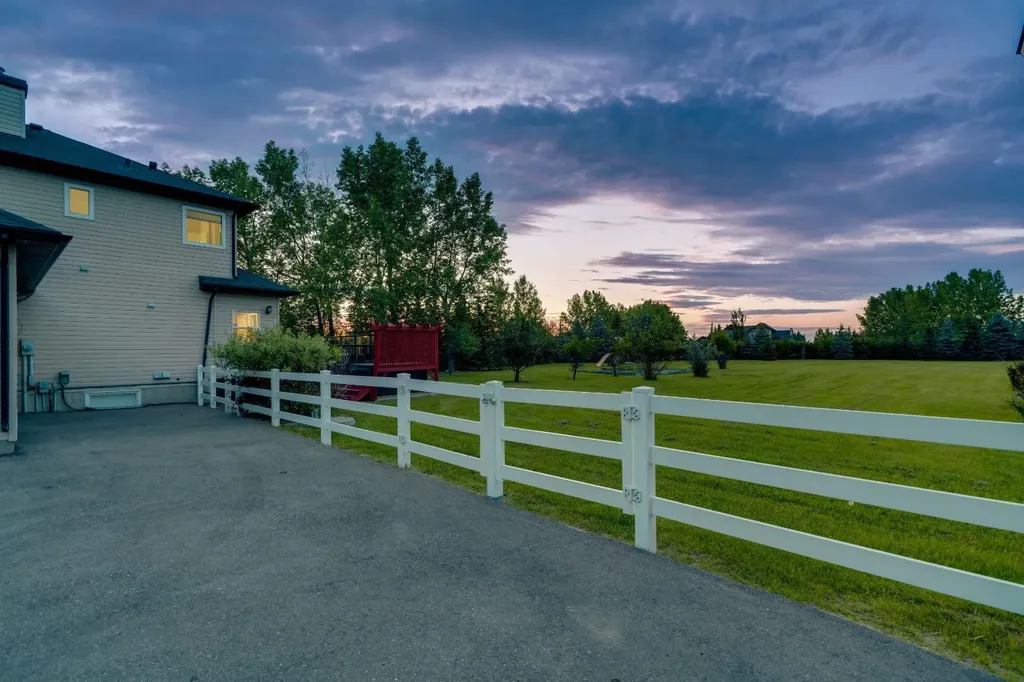 112 Pinto Lane SE Airdrie AB T4B2A4