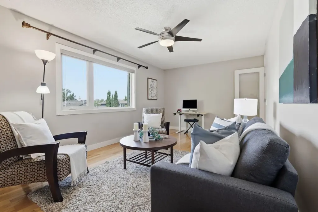 135 Douglas Woods Hill SE Calgary AB T2Z3B2