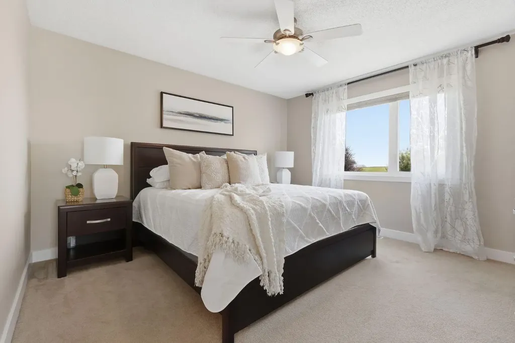 135 Douglas Woods Hill SE Calgary AB T2Z3B2