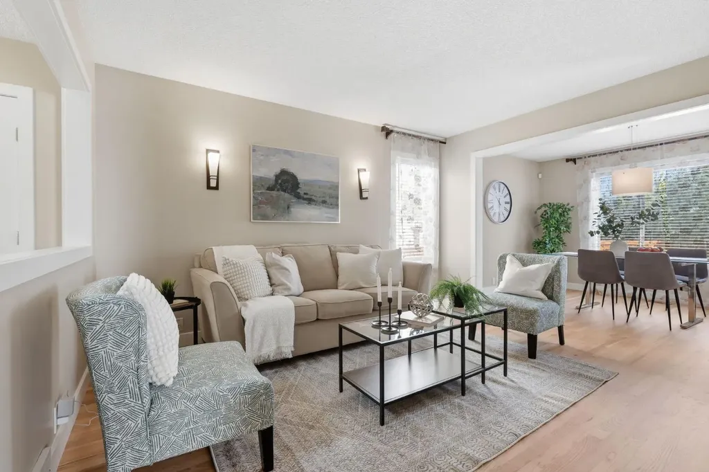 135 Douglas Woods Hill SE Calgary AB T2Z3B2