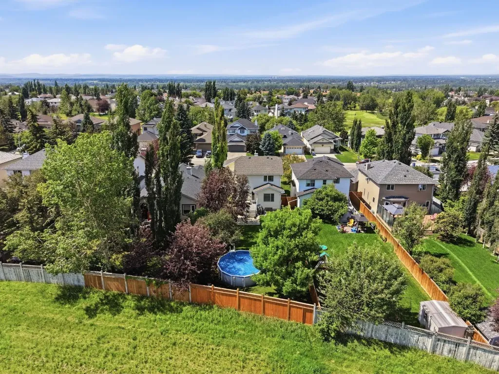 135 Douglas Woods Hill SE Calgary AB T2Z3B2