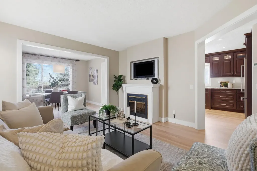 135 Douglas Woods Hill SE Calgary AB T2Z3B2