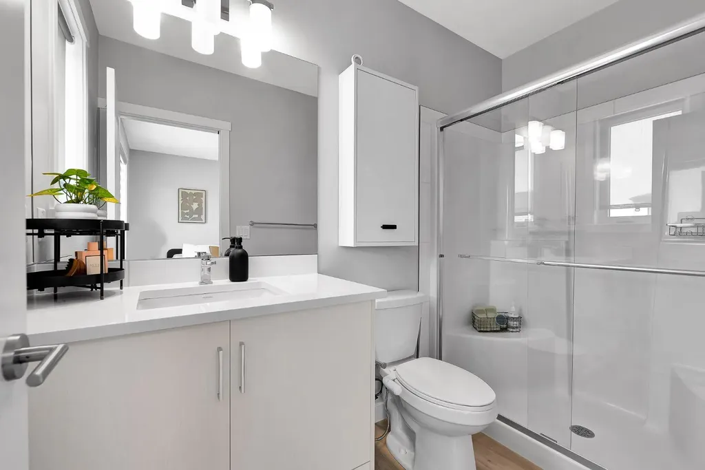 426 Shawnee Square SW Calgary AB T2Y 0W4