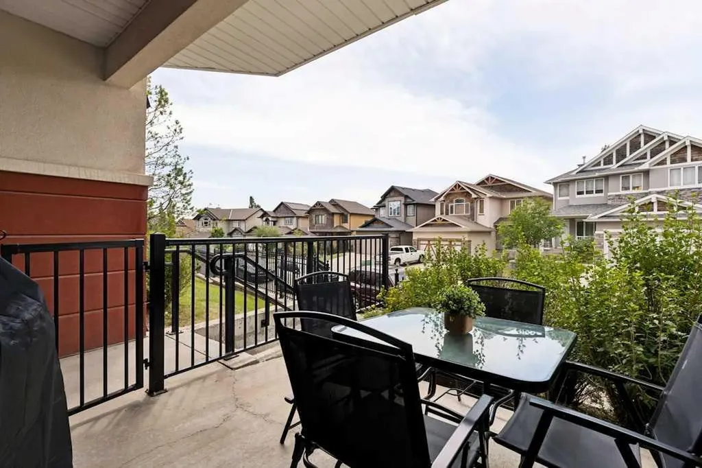 26 Val Gardena View SW Calgary AB T3H 5Z5