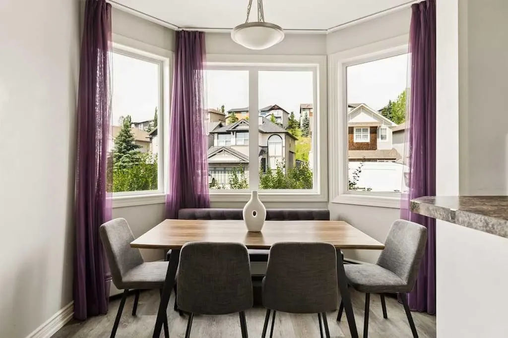 26 Val Gardena View SW Calgary AB T3H 5Z5