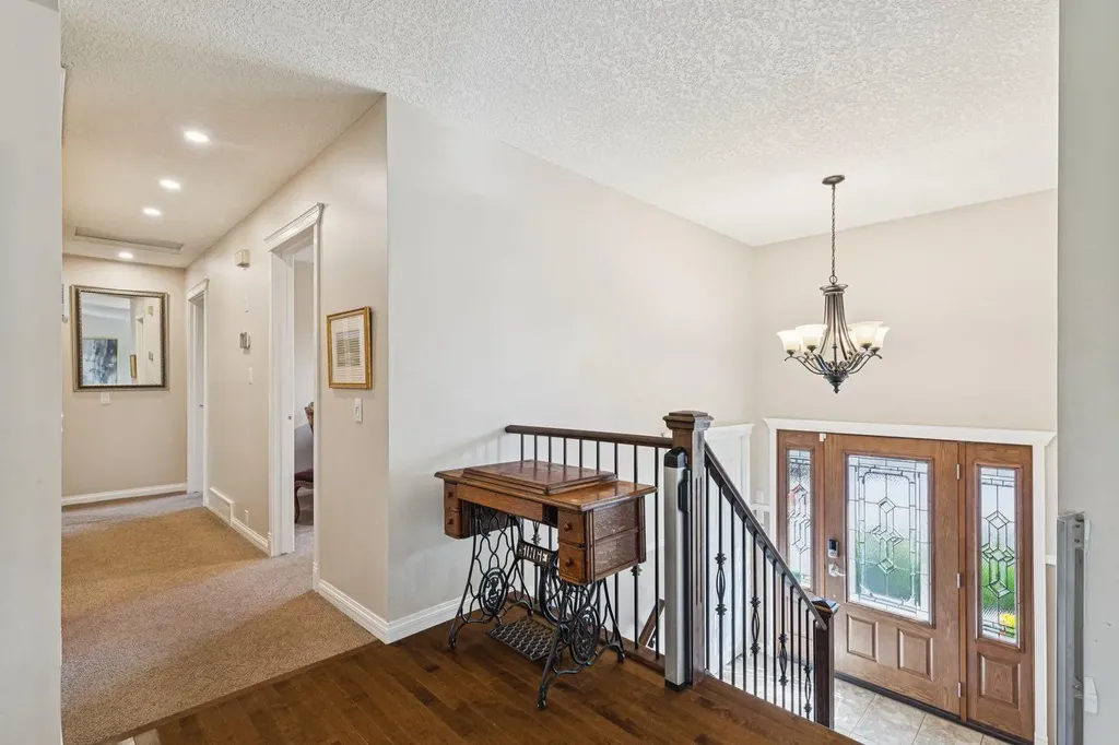 423 Canterbury Place SW Calgary AB T2W 2B6